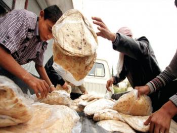 طرطوس تبدأ تجربة جديدة في توزيع الخبز عند المعتمدين