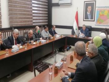 وزارة التربية تكرم معلميها الأقدم على راس عملهم في كل المحافظات