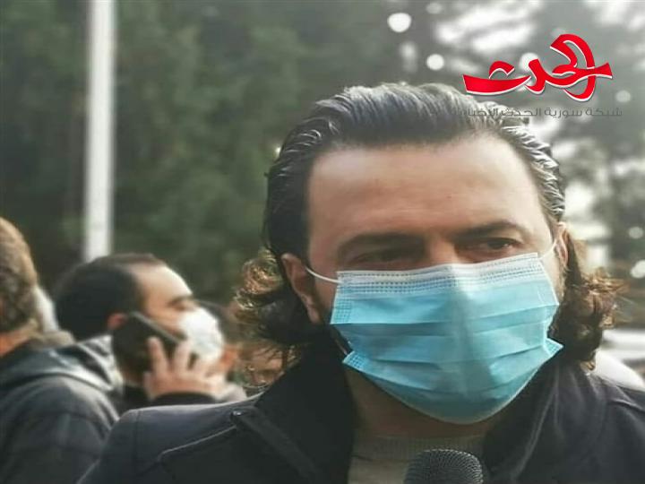 في غياب نقابة الفنانين.. نجوم سورية وشعبها يودعون حاتم علي الى ماواه الاخير