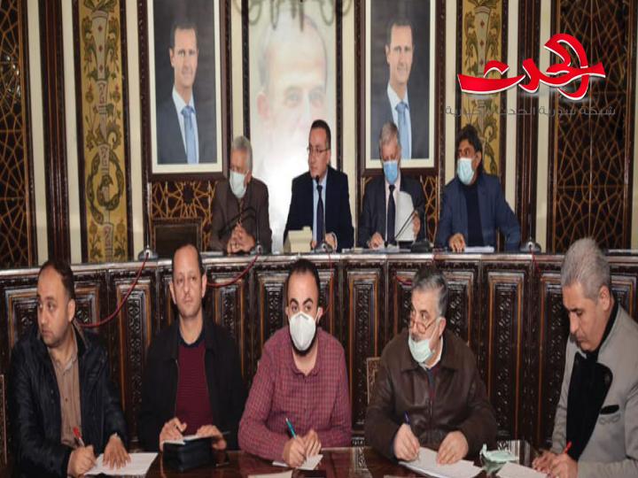 مطالبات في مجلس محافظة دمشق.. إما اغلاق المطاعم كلها او التوقف عن الاغلاقات المخالفة