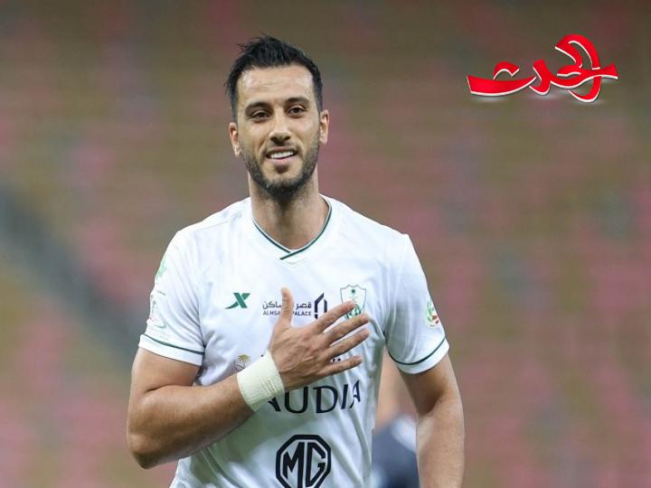 عمر السومة مع الأهلي رسمياً حتى 2024 