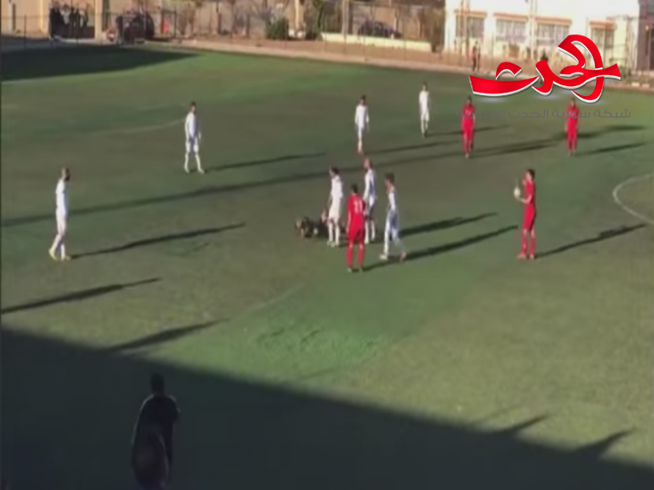 من كرة قدم إلى الملاكمة..لاعب يضرب الحكم “بوكس” ويسقطه أرضا في دوري سوري