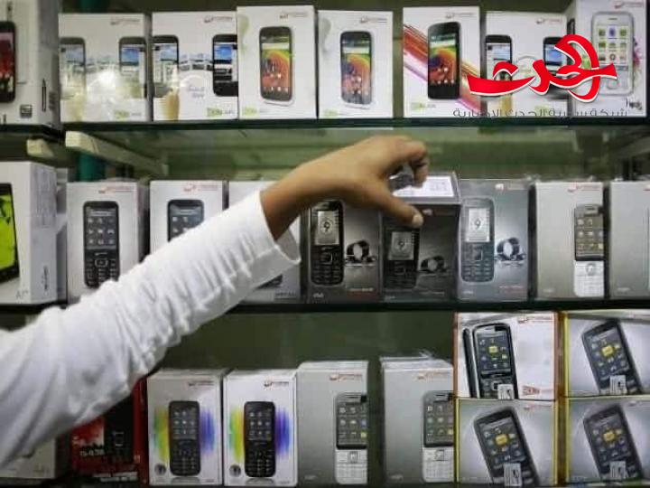 للمرة الأولى...أسعار الموبايلات تسجل أرقام قياسية بعد تعليق الجمركة