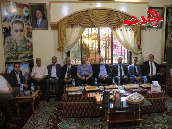 المضافة الحورانية تجمع الأهالي والمسؤولين تحت سقفها للمباركة بالعيد والحديث عن المطالب الخدمية