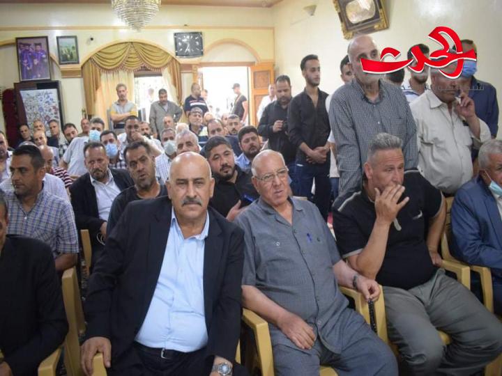 المضافة الحورانية تجمع الأهالي والمسؤولين تحت سقفها للمباركة بالعيد والحديث عن المطالب الخدمية