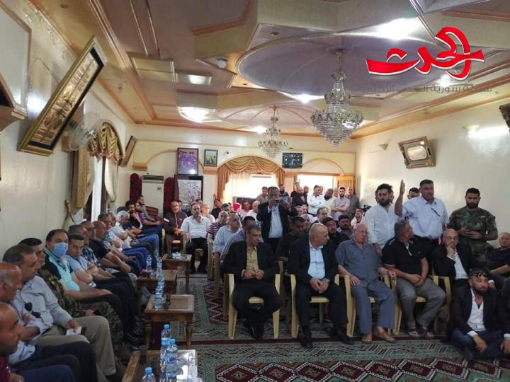 المضافة الحورانية تجمع الأهالي والمسؤولين تحت سقفها للمباركة بالعيد والحديث عن المطالب الخدمية