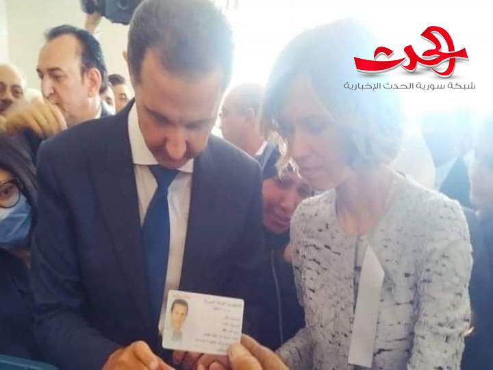 من مدينة دوما المرشح بشار الأسد والسيدة أسماء الأسد يدليان بصوتهما