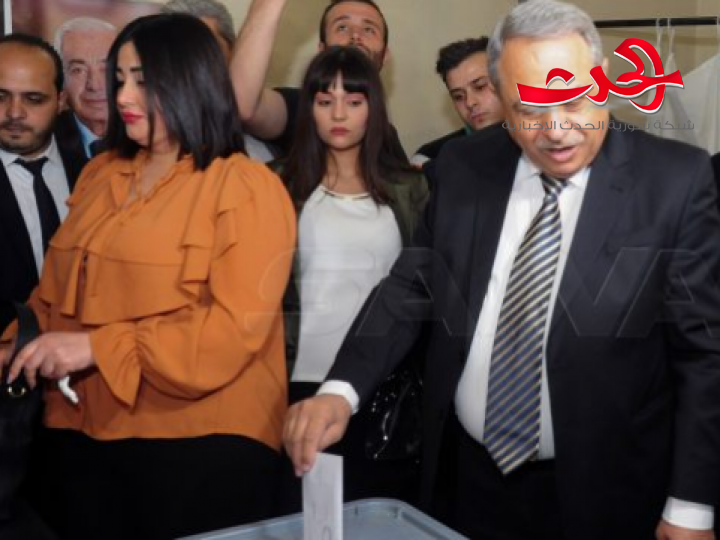 المرشح محمود مرعي: يدلي بصوته في الانتخابات الرئاسية في مركز مدرسة جودت الهاشمي بدمشق