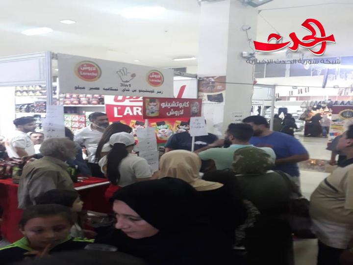 التوافد مستمر لجموع المواطنين إلى كرنفال التسوق مهرجان الخيرات في مدينة جرمانا