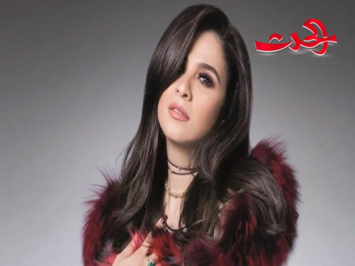 ياسمين عبد العزيز لجمهورها ..بفضل الله وبفضل دعواتكم..تعافت من الأزمة
