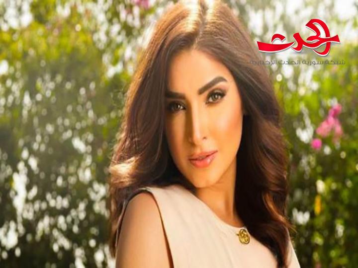 أحمد زاهر يهنئ روجينا بطريقة عفوية ..