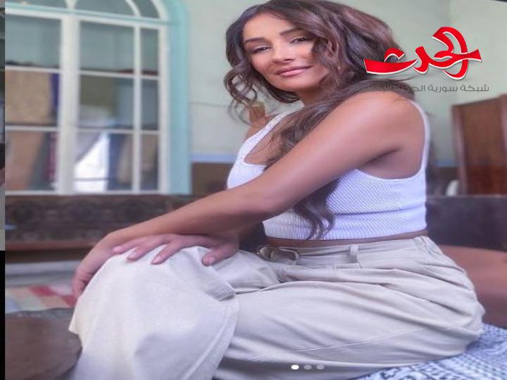 كندة حنا و لحظات عفوية مع أولادها..فيديو