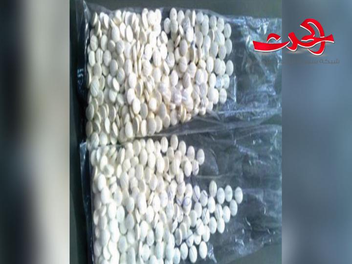 جمارك نصيب تضبط 800 ألف حبة كبتاغون في براد خضار وفواكه