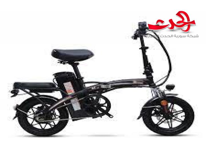 دراجة كهربائية قابلة للطي تناسب المناطق الحضرية.