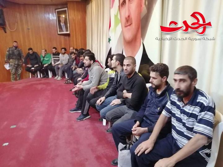 الإفراج عن ٢٠ موقوفا في درعا بإطار اتفاق التسوية