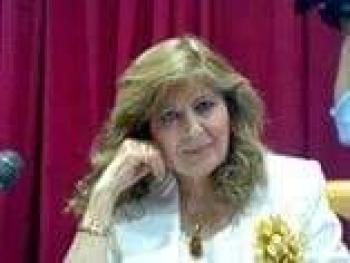 آية العشق للشاعرة أحلام غانم