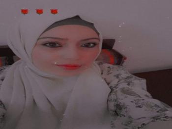 صوتي يهطل غزلا
