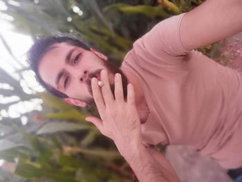 بلا أجنحة بقلم خالد الأحمر