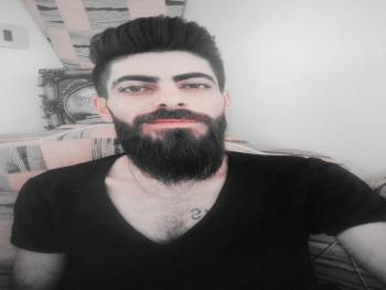 الساعة الرابعة والنصف بقلم ماجد أبو فخر