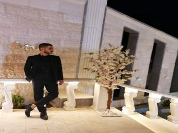 زجاجة نبيذ بقلم باسل كرباج