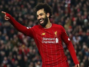محمد صلاح على موعد لدخول التاريخ من بوابة الدوري الإنجليزي ؟