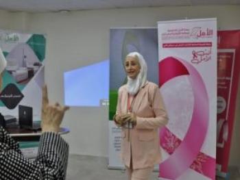 سيدة ساعدتها حملة الشهر الوردي بالكشف المبكر عن سرطان الثدي