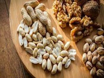 ماذا تفعل المكسرات بالجسم؟..احذروا أكلها قبل نقعها.