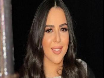 إيمي غانم في أوّل ظهور لها وهي محجبة بعد وفاة والديها