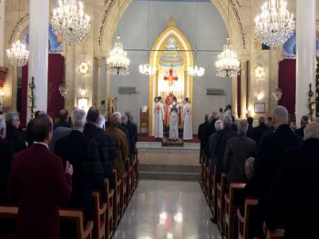  إقامة الصلوات والقداديس احتفالاً بعيد الميلاد المجيد