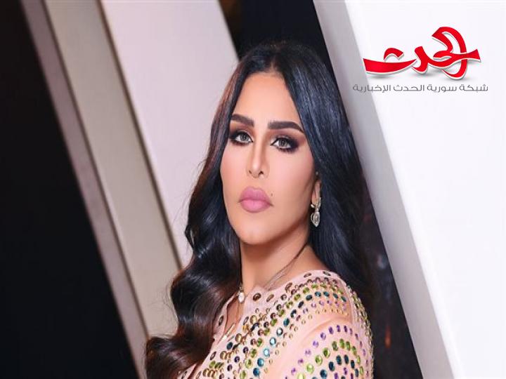 أحلام تتألق باللون الذهبي..وإطلالتها حديث المتابعين!