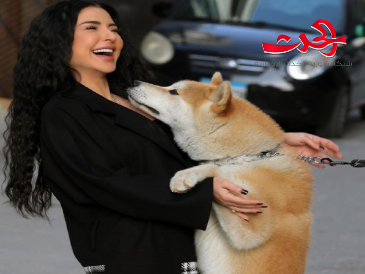 ماغي بو غصن تخطف الأنظار بلقطة عفوية مع كلبها 