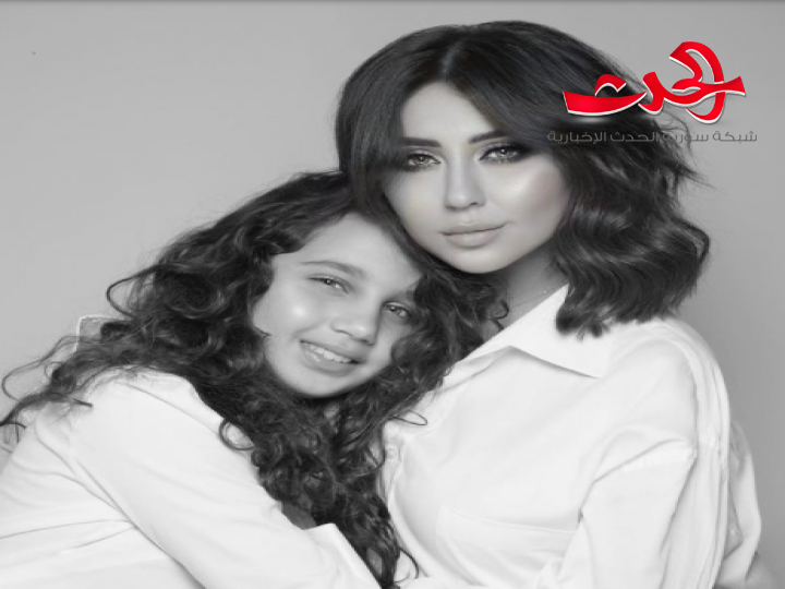 رابعة الزيات تعايد إبنتها بعيد ميلادها