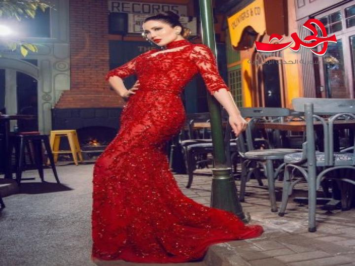 نسرين طافش تتألق باللون الأحمر.. وتعايد المتابعين