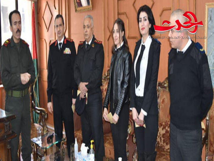 في حمص : شرطيتان من الشرطة النسائية تلقيان القبض على منتحل صفة ضابط