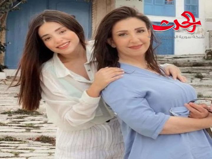 وفاء موصللي بإطلالة رائعة..وجمال ابنتها حديث الجمهور!