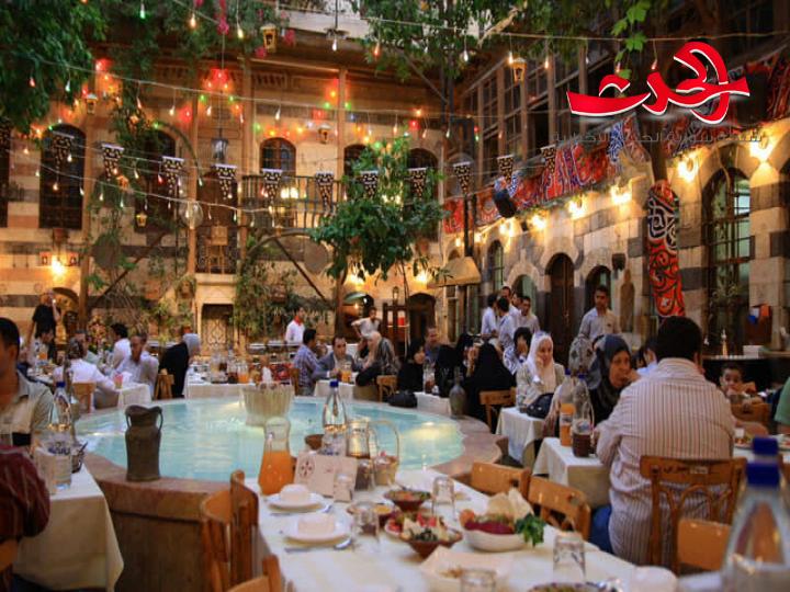المطاعم والمقاهي ممتلئة.. ( العالم من وين عم تجيب مصاري) الجملة الأشهر بين السوريين اليوم