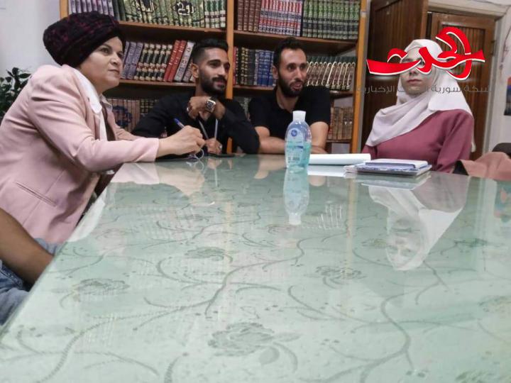 فريق عناقِيد الثقافي الاجتماعي يقيم ورشة بعنوان ”حكايتنا في مكتبتنا“