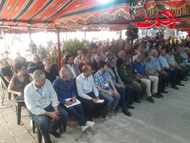 محافظ حمص يجتمع بالفعاليات التجارية لمناقشة المرسوم 13 ومضمونه