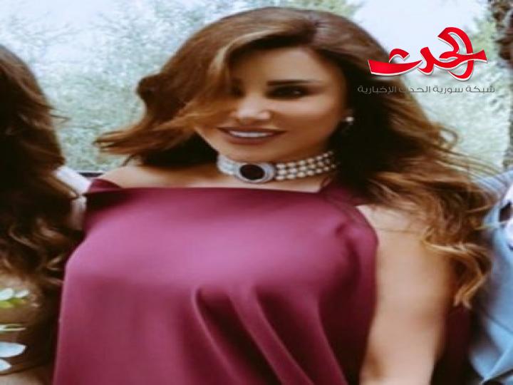  نجوى كرم تلتقط أزهار الخطوبة والمتابعون يشيدون بجمالها؟