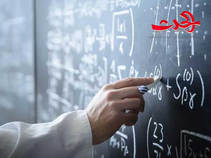 فصل أستاذ جامعة بسبب عدم منحه لطلابه درجات جيدة!!