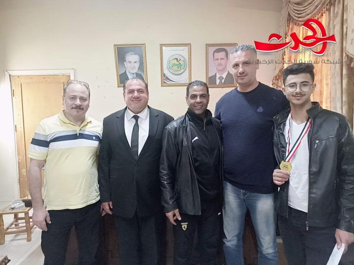 رئيس مكتب الشباب يكرم بطل الجمهورية بالكاراتيه أحمد المحمد