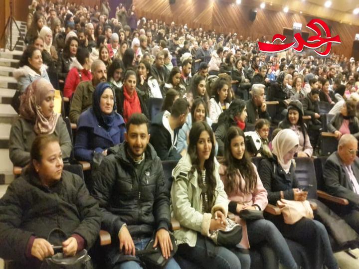أمسية للمغنية سهير صوان على مسرح قصر الثقافة في حمص