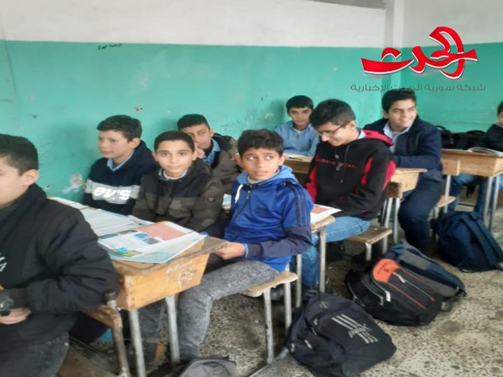 فتاتان تشاجرتا للفوز بشاب.. وأخرى حاولت الانتحار.. العنف قصص وحكايا من المدارس السورية.. 