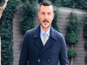 صورة رومانسية تجمع باسل خياط مع زوجته