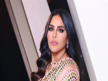 أحلام تتألق باللون الذهبي..وإطلالتها حديث المتابعين!