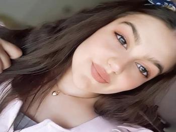 عالقة بك..بقلم جودي محمود جولاق
