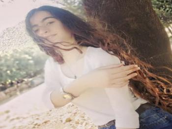 حاضنةٌ لِتفكيركَ حتّى في دُنيا حُبِّك للمعجزات.. بقلم الكاتبة يارا نمر عثمان