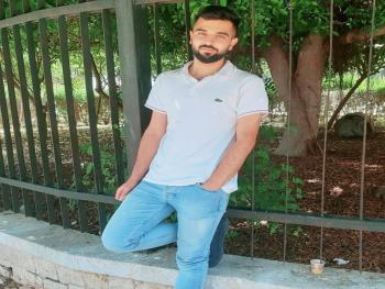 في برهة أزاحت الجميع و تشبثت.. بقلم أحمد علي