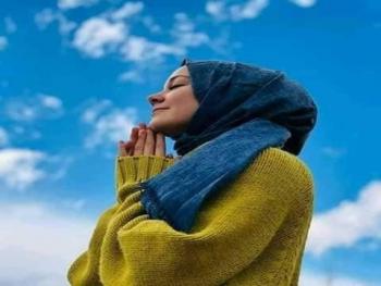 أثرٌ قرمزي.. بقلم رغد قنديل