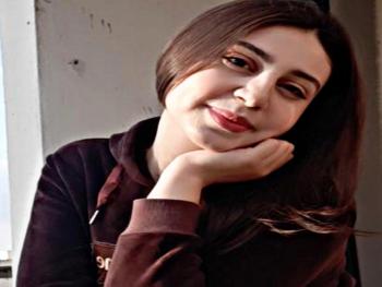 سيأتي نهارٌ يسقطُ فيه قِرطي الصّغير/ بقلم الكاتبة مروة مصطفى